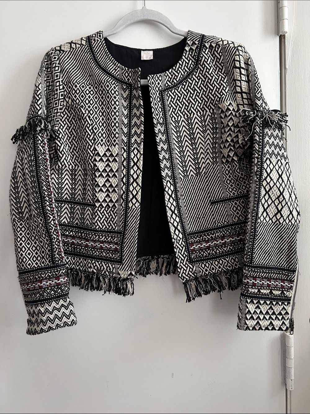 Black & White Fringe Open-Front Patterned Cardigan Jacket